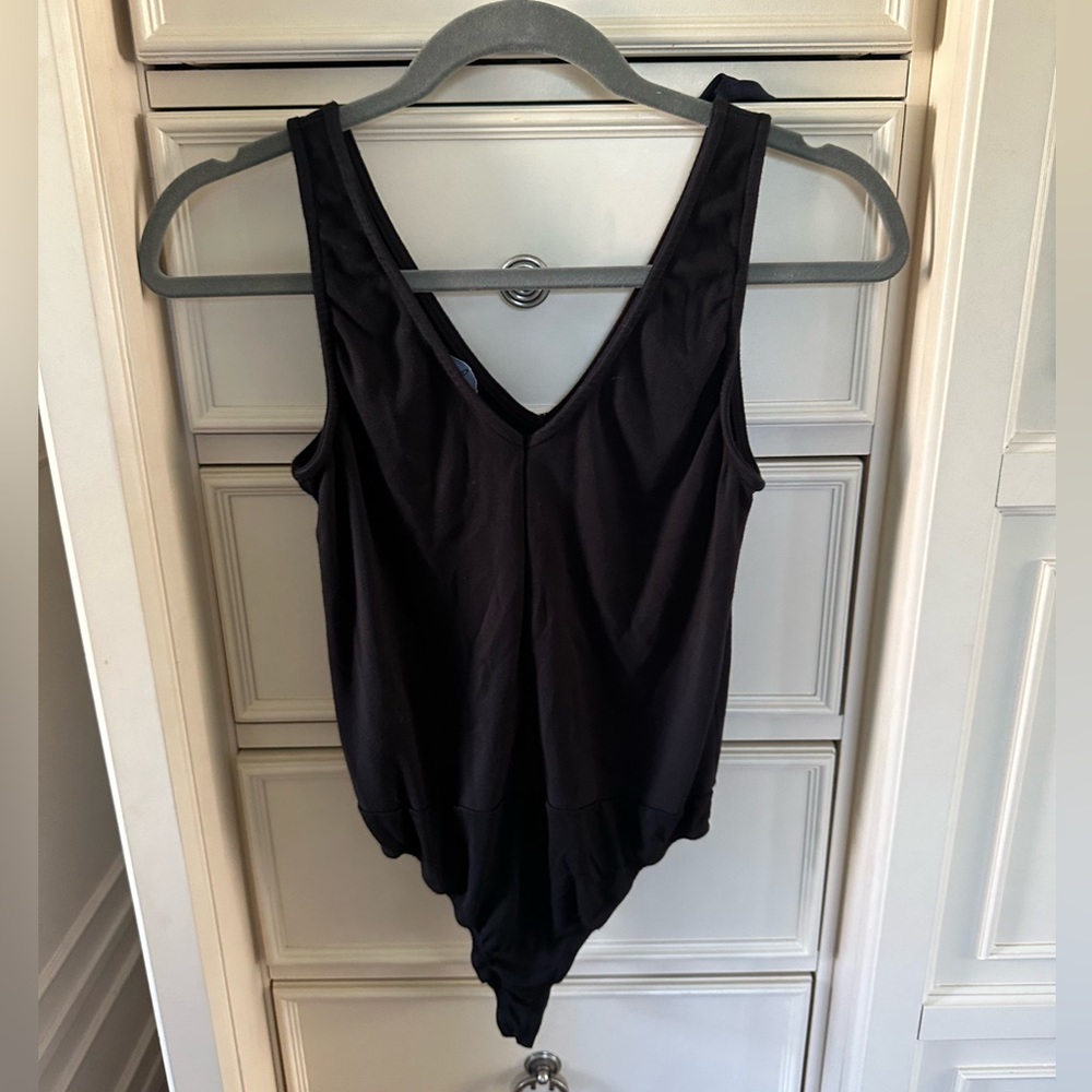 Lulu’s black sleeveless bodysuit size medium